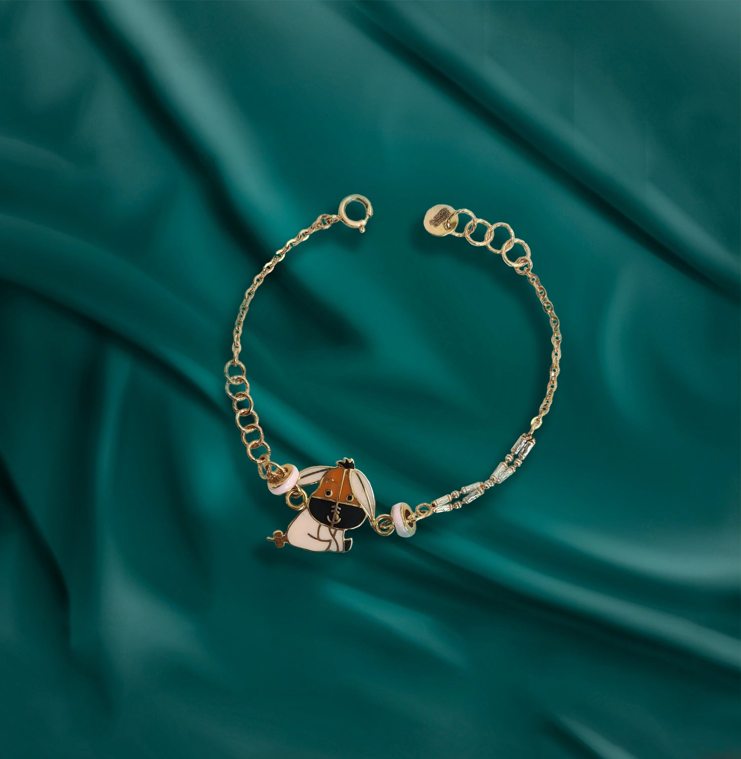 "Delicate 18kt baby bracelet designed for comfort, safety, and style"